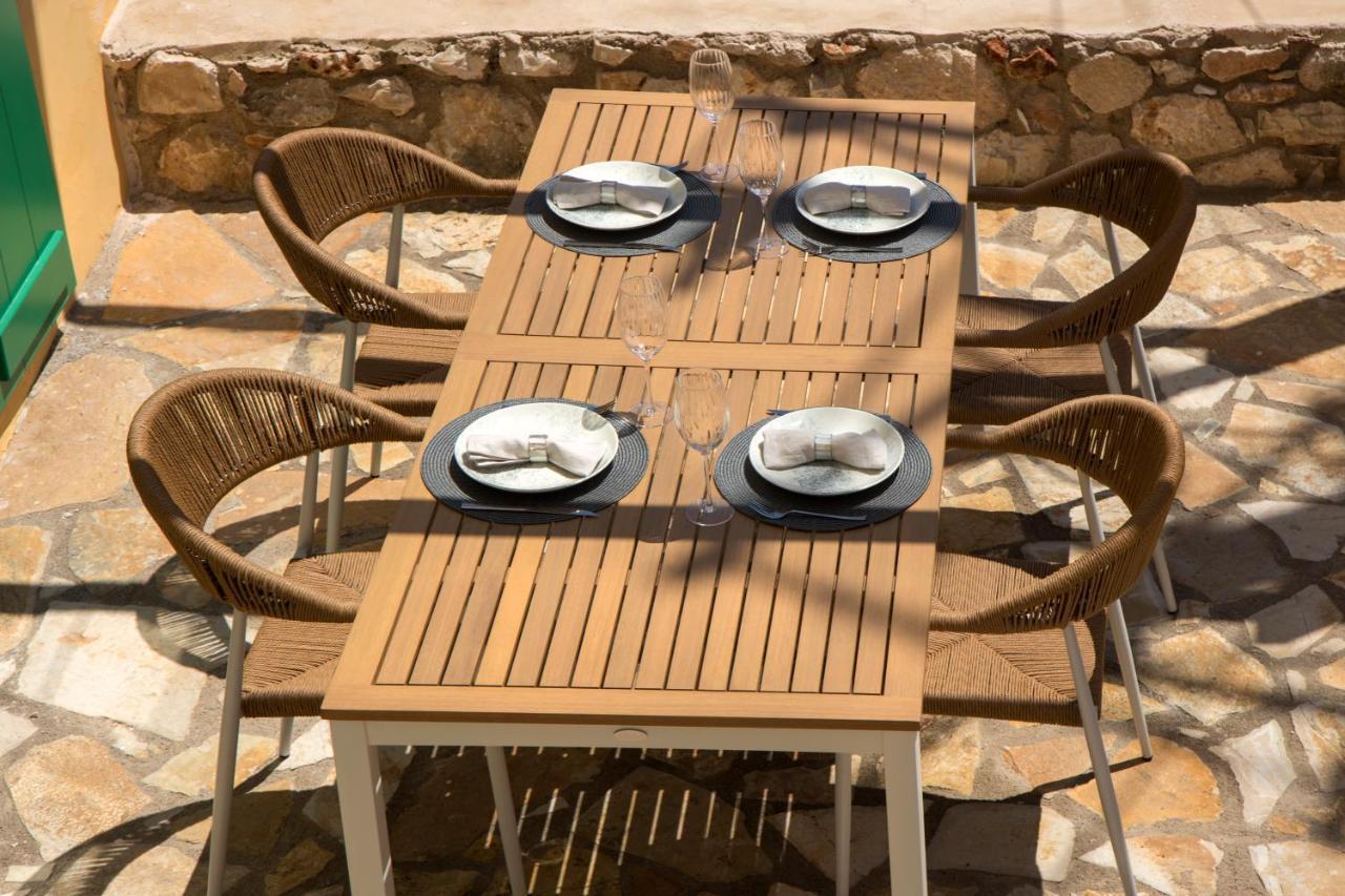 Apartament Poseidon Meyísti